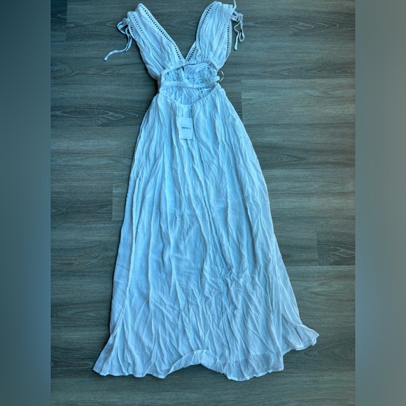NWT Forever 21 White Crepe Caged V Neck Maxi Dress. Size M. - Picture 4 of 5